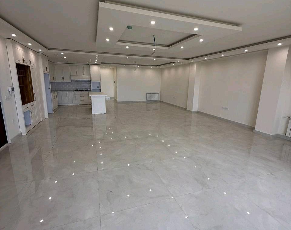فروش واحد سه خوابه بر اول خیابان پاسداران